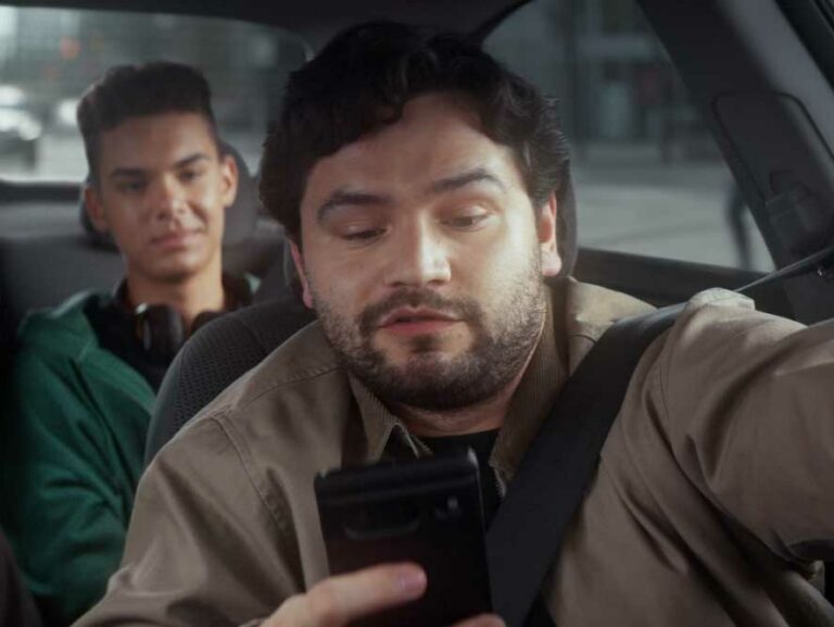 driver texting and driving